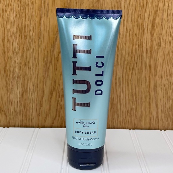 Bath & Body Works Tutti Dolci Body Cream 8 Fl Oz. White Mocha Kiss Scent - Picture 1 of 3